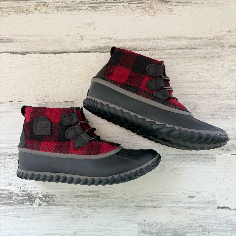 Sorel Red and Black Ankle Boots - Picture 7 of 10